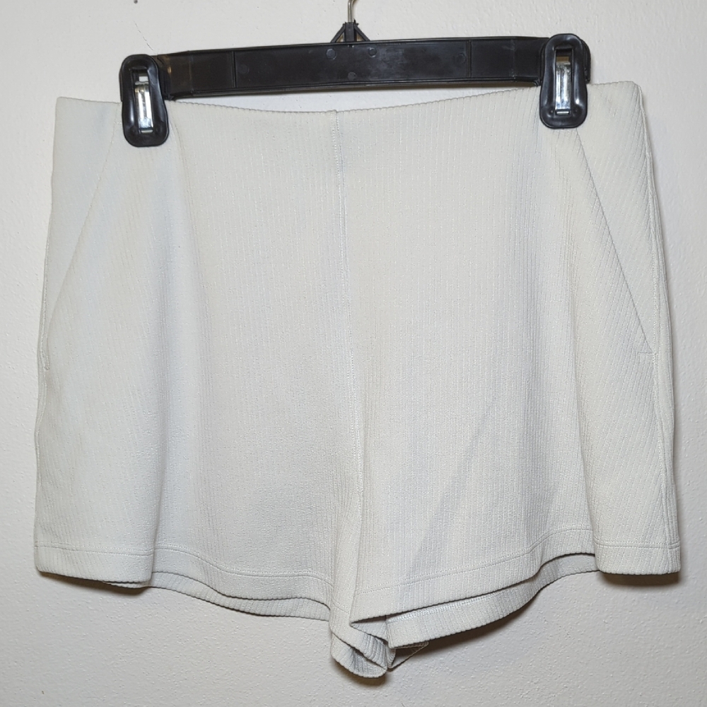 lululemon athletica Women's High-Waist Shorts in Light Cream